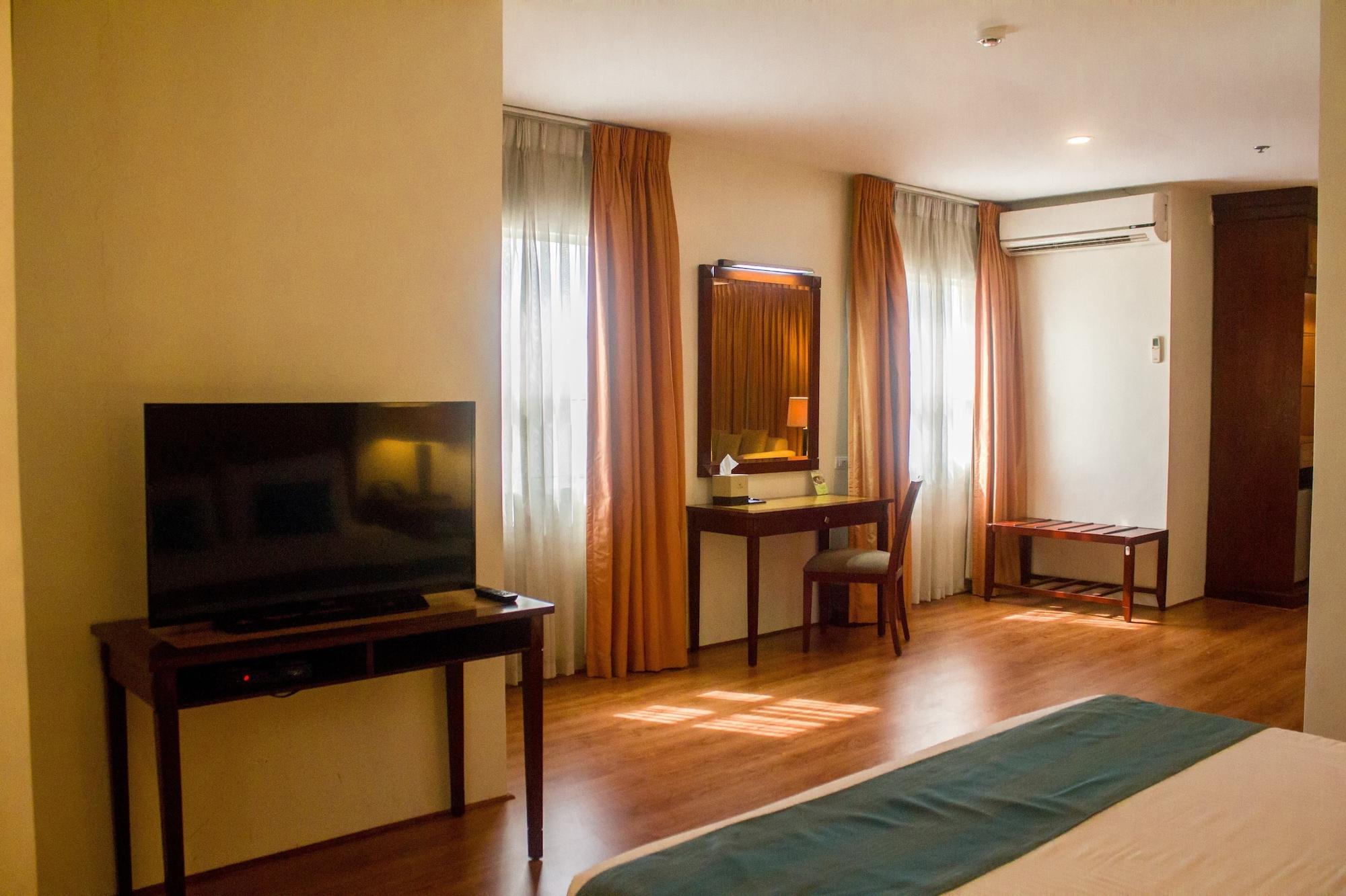 Citi Park Hotel Cebu Powered By Cocotel Екстериор снимка