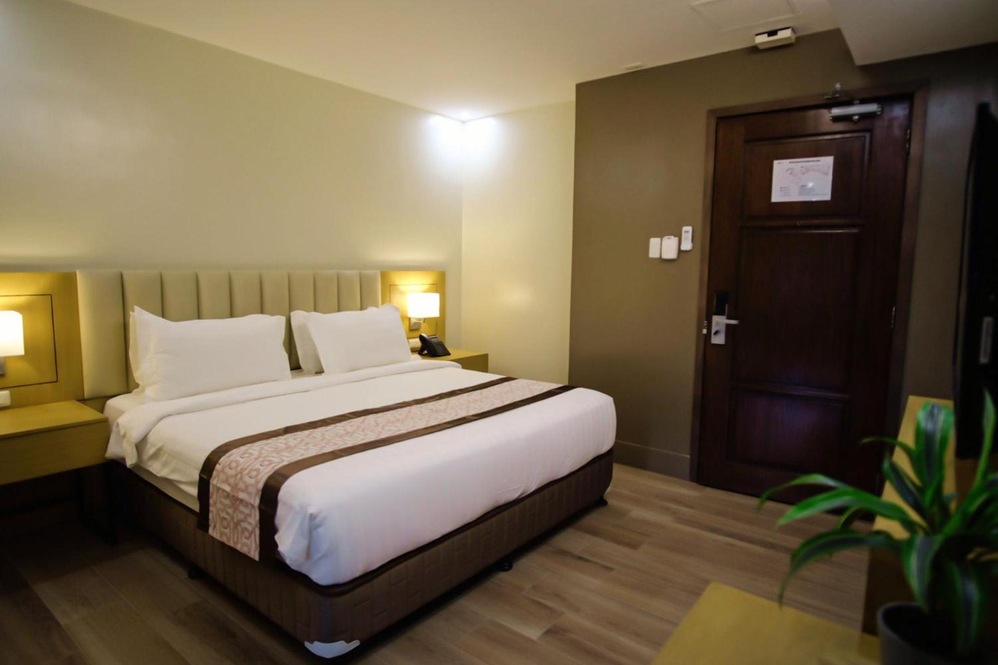 Citi Park Hotel Cebu Powered By Cocotel Екстериор снимка